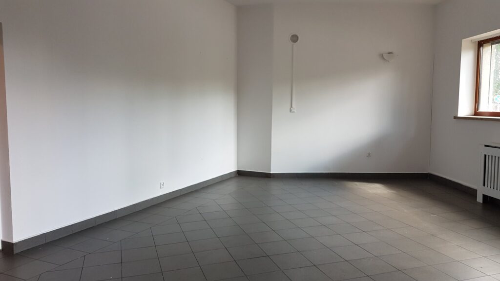 Pusty lokal przed adaptacją na salon bielizny